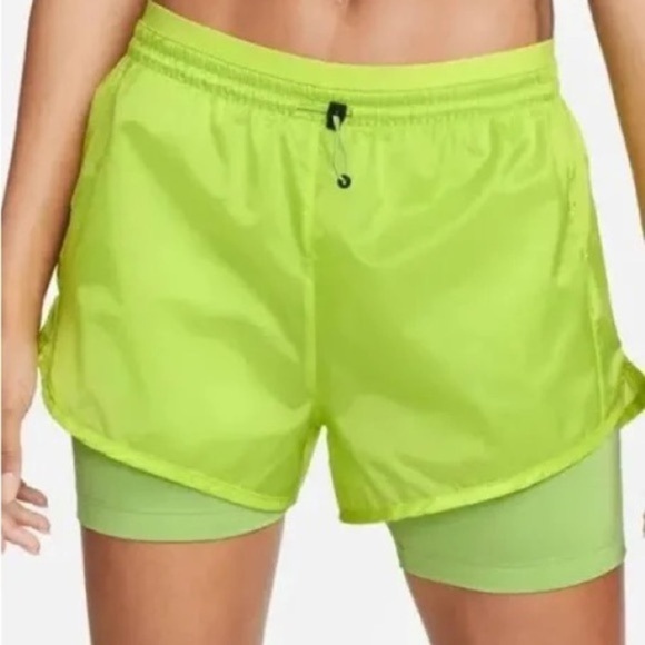 Nike Women's Icon Clash Tempo Luxe Running Shorts Green DM7739-321 Small - Picture 1 of 5